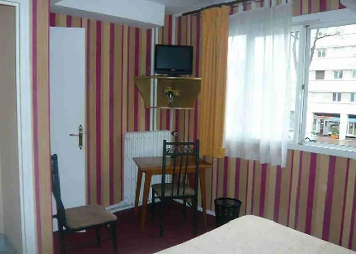 Central Hotel فندق