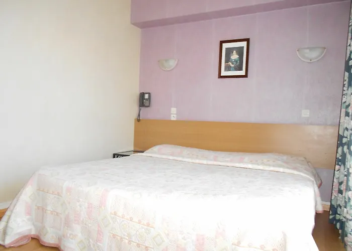 Central Hotel فندق